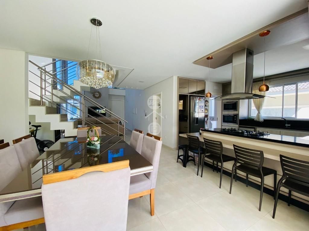 Casa em Pedra Branca, Palhoça. 3 quartos, 247m². Imagem 5 de 14